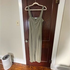 Heartloom green jumpsuit soft cozy women’s size excellent condition